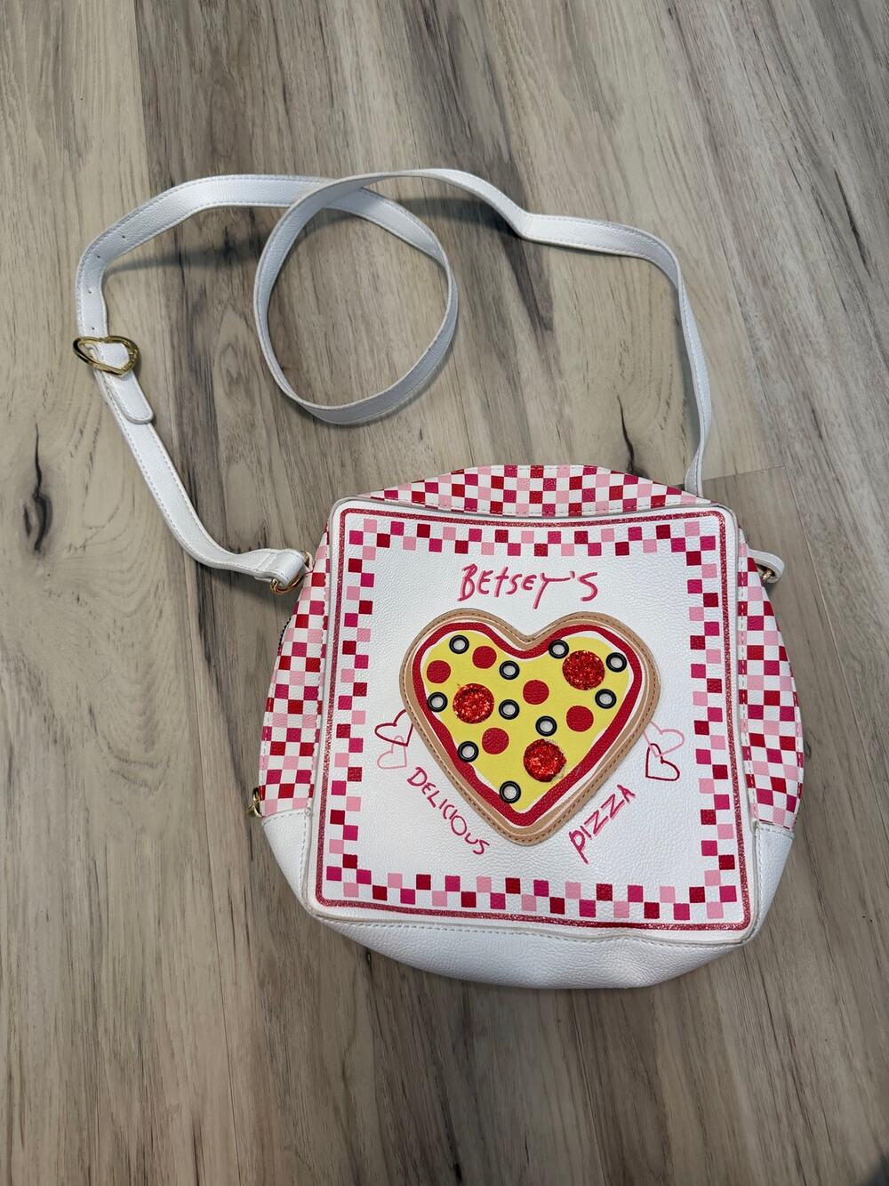 Betsey Johnson Pepperoni Pizza Box Colorful Crossbody Shoulder Bag Purse RARE
